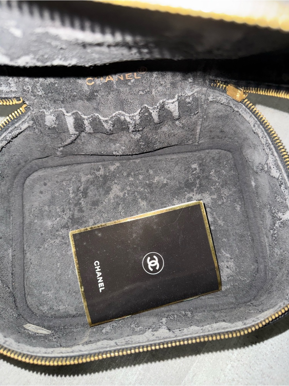 CHANEL Vanity Bag - Picture 11 of 12